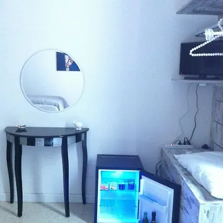 Bed & Breakfast Rita E Mou In Centro A Bologna